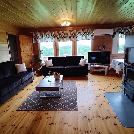 Maatilamatkailu Jaenisvaara Chalet Kolinkylä