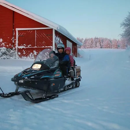 Maatilamatkailu Janisvaara * Kolinkylä